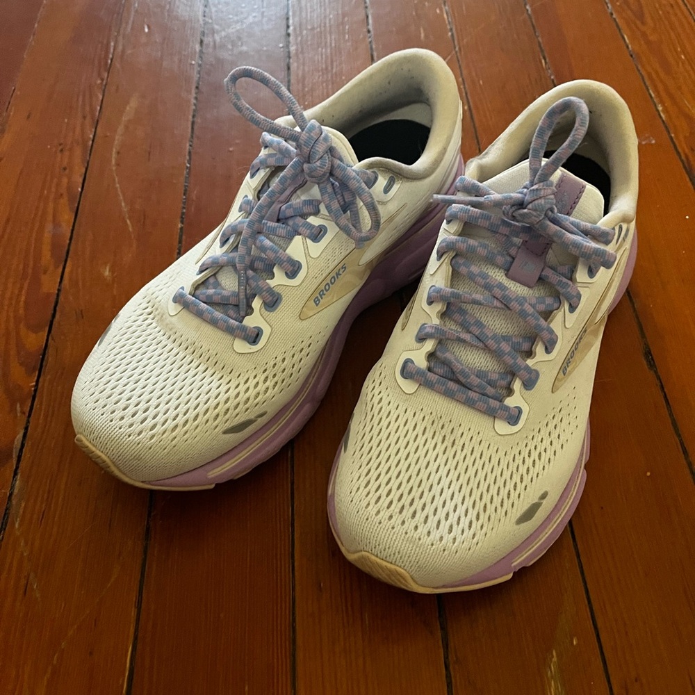Brooks Ghost 15 Women’s Wide Running Shoes